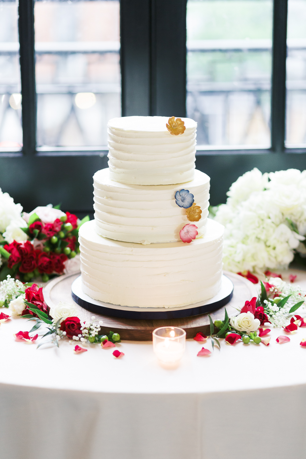 Red and blue Sagamore Pendry Baltimore wedding.