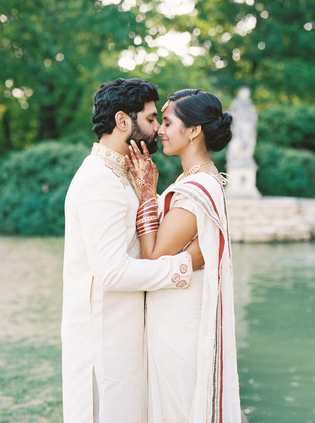 Romantic sunset photos of Indian wedding couple at Cheekwood Gardens in Nashville.