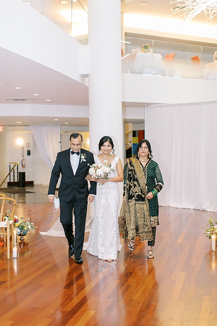Chic wedding at the Sequoia in downtown Washington, DC.